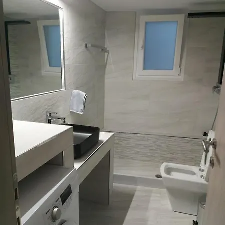 Felou's House 1 Эрмуполис